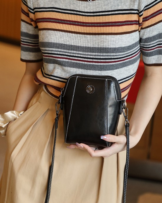 Vegetable tanned cowhide vintage multi-purpose bag for women, 2025 new spring/summer light luxury genuine leather women's bag, large capacity backpack, shoulder bag Vegetable tanned cowhide vintage multi-purpose bag for women, 2025 new spring/summer light luxury genuine leather women's bag, large capacity backpack, shoulder bag