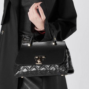 New trendy, niche genuine leather bags, high-end, simple commuter handbags, large-capacity, stylish tote bags.