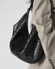 Genuine leather large-capacity women's bags, 2025 new models, stylish and fashionable cowhide woven pattern, women's school commuter bags.