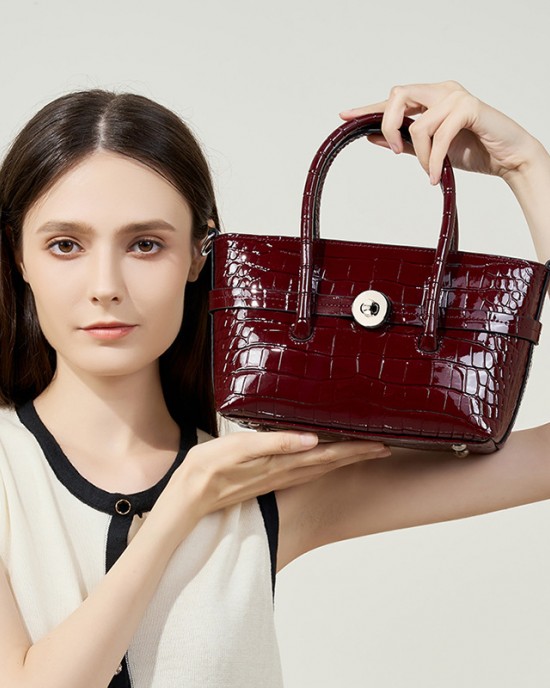 Top-Grain Cowhide Leather Women's Bag, 2025 New Chain Commuter Single-Shoulder Genuine Leather Phone Bag, High-End Underarm Bag Top-Grain Cowhide Leather Women's Bag, 2025 New Chain Commuter Single-Shoulder Genuine Leather Phone Bag, High-End Underarm Bag
