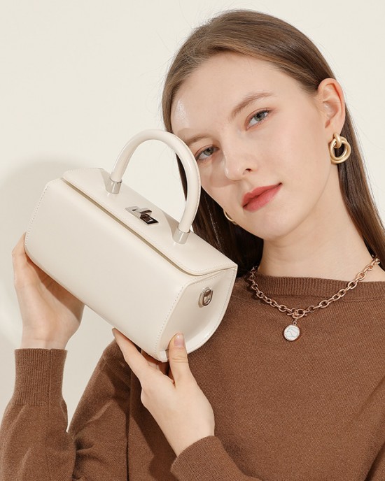 Premium cowhide small square handbag women's 2025 Spring/Summer fashionable and simple single shoulder crossbody doctor's box bag Premium cowhide small square handbag women's 2025 Spring/Summer fashionable and simple single shoulder crossbody doctor's box bag