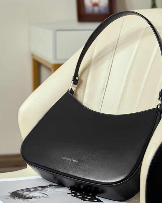 High-end genuine leather women's underarm bag, 2025 spring/summer new niche design women's bag, fashionable white shoulder bag