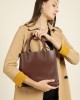 Customized Guangzhou factory high-end messenger bag, 2025 new niche, fashionable crossbody bag, trendy, large capacity for women