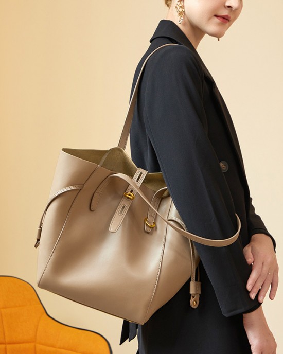 Niche high-end design, top-grain cowhide, versatile autumn commuter handbag, new large-capacity crossbody box bag Niche high-end design, top-grain cowhide, versatile autumn commuter handbag, new large-capacity crossbody box bag