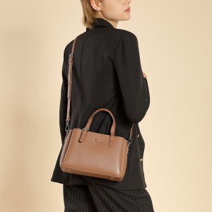 New, stylish top-grain cowhide handbags for foreign trade. Practical, multi-compartment, genuine leather shoulder and crossbody women's bag for commuting.