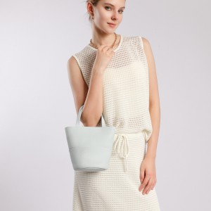 2025 niche new genuine leather basket shoulder and crossbody bag, Korean niche design, fashionable and versatile bucket bag