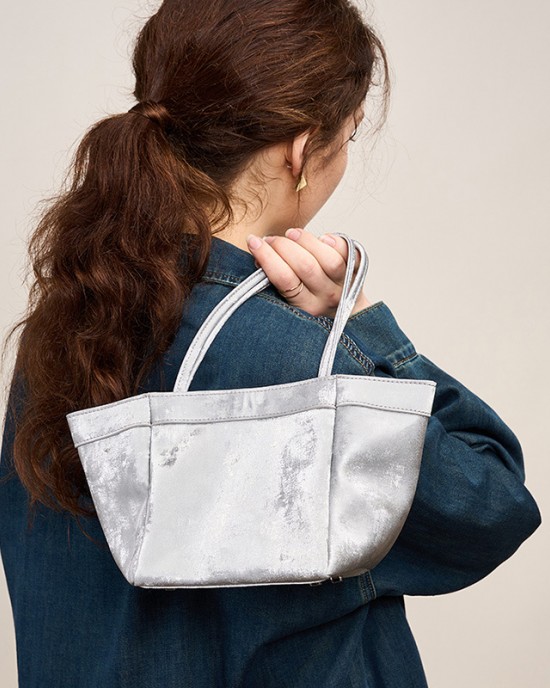 Yanshui bucket bag, new Chinese-style brocade bag, niche satin cowhide small square bag, shoulder and crossbody wing bag