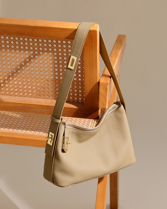 Top-Grain Cowhide Leather Women's Bag, a Trendy, Niche Underarm Shoulder Bag Top-Grain Cowhide Leather Women's Bag, a Trendy, Niche Underarm Shoulder Bag