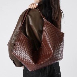 Genuine leather large-capacity women's bags, 2025 new models, stylish and fashionable cowhide woven pattern, women's school commuter bags.