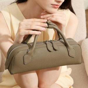 Top-grain leather underarm handbag, 2025 new style, large-capacity sausage bag, commuter shoulder long baguette bag