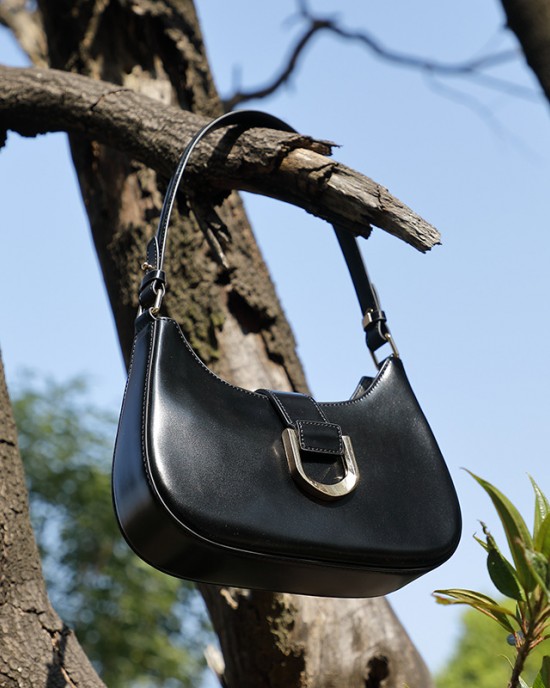 Niche Design, Luxury Cowhide Leather Baguette Bag for Women, 2025 Fashionable, Simple, Versatile Single-Shoulder Crossbody Bag Niche Design, Luxury Cowhide Leather Baguette Bag for Women, 2025 Fashionable, Simple, Versatile Single-Shoulder Crossbody Bag