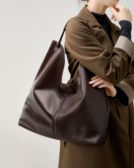 2025 new vegetable-tanned cowhide popular large-capacity textured tote bags, versatile for single-shoulder class Underarm Commuter Bag