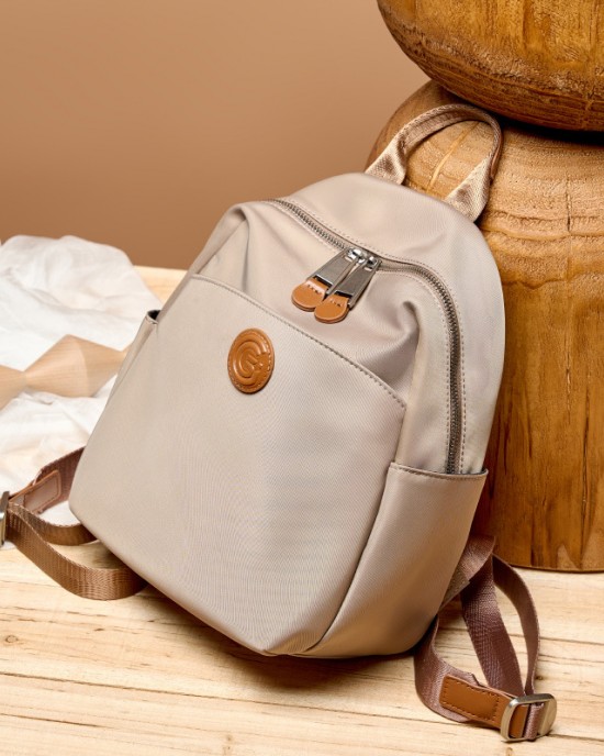 Oxford cloth and cowhide multi-compartment storage backpack, large capacity, splash-proof, versatile lightweight women's bag Oxford cloth and cowhide multi-compartment storage backpack, large capacity, splash-proof, versatile lightweight women's bag