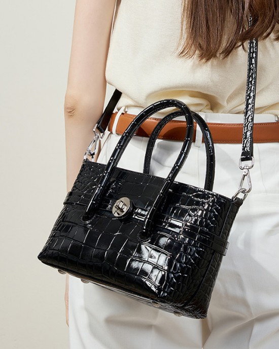 Top-Grain Cowhide Leather Women's Bag, 2025 New Chain Commuter Single-Shoulder Genuine Leather Phone Bag, High-End Underarm Bag Top-Grain Cowhide Leather Women's Bag, 2025 New Chain Commuter Single-Shoulder Genuine Leather Phone Bag, High-End Underarm Bag
