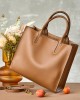 Customized Guangzhou factory high-end messenger bag, 2025 new niche, fashionable crossbody bag, trendy, large capacity for women
